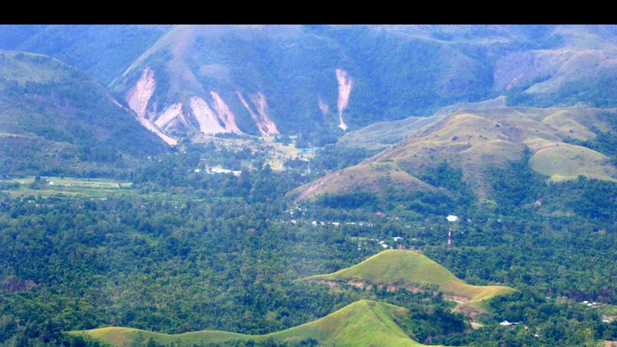 Foto Menikmati Indahnya Indonesia