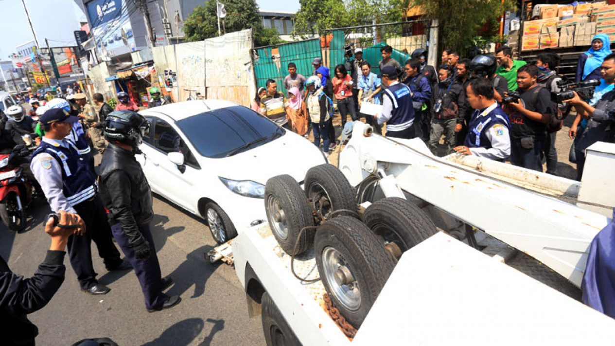 Foto Parkir Sembarangan Sebulan Dishub Dki Derek Kendaraan