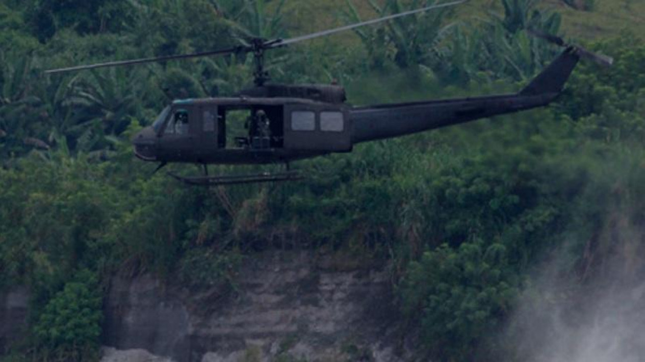 Foto Helikopter Militer Vietnam Jatuh Empat Orang Tewas