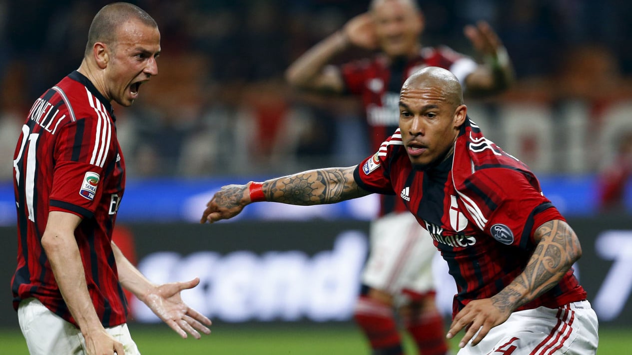 Foto Gelandang Bidikan MU Perpanjang Kontrak Di Milan