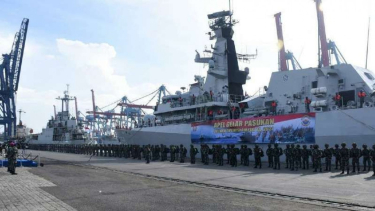 Foto TNI AL Gelar Latihan Pendaratan Amfibi Besar Besaran Di Dabo Singkep