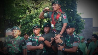 Bakar Jiwa Perang Pasukan Petir Pemukul Kodam Mayjen Tni Toto