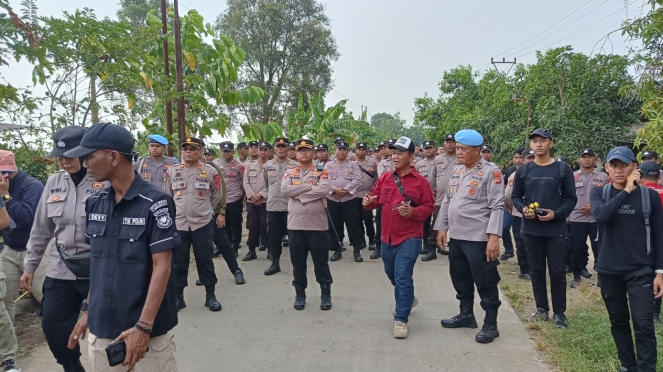 Ratusan Massa Demo Ponpes Al Zaytun Dihalangi Polisi Tangkap Panji