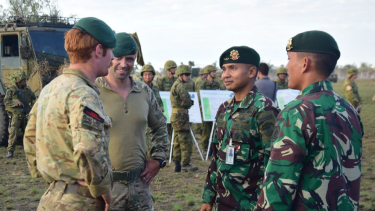 Serangan Cepat Pasukan Langit 501 Kostrad TNI Duet Tentara Amerika Dan