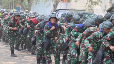 Menguak Fakta Pasukan Tengkorak Kostrad Tni Loncat Dari Pesawat Ke