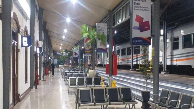 Banjir Surut Stasiun Semarang Tawang Kembali Layani Naik Turun