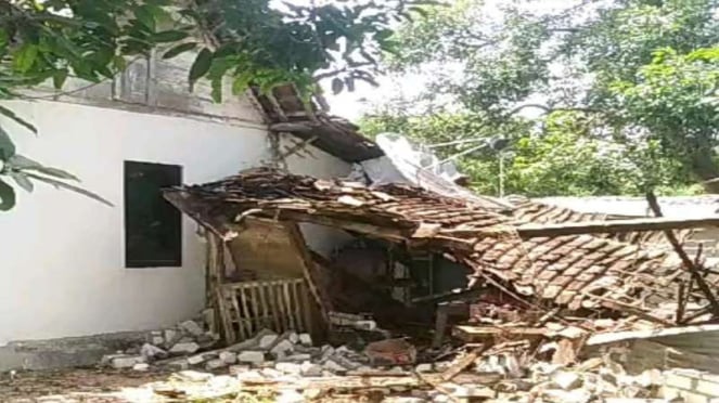 BNPB Gempa Susulan Di Tuban Capai 58 Kali Rumah Hingga Perkantoran Rusak