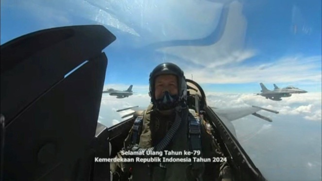 Manuver Jet Tempur F Tni Au Membelah Langit Ikn