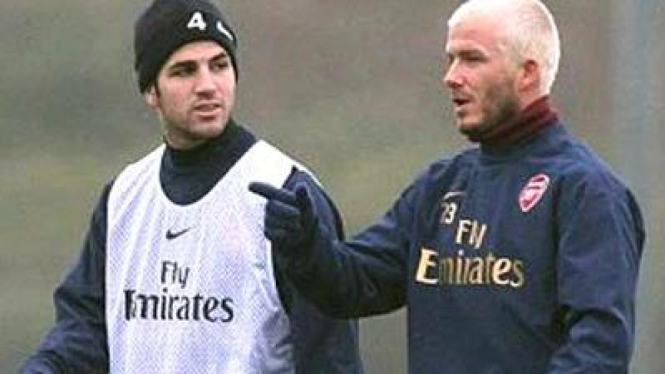 David Beckham (kanan) bersama Cesc Fabregas
