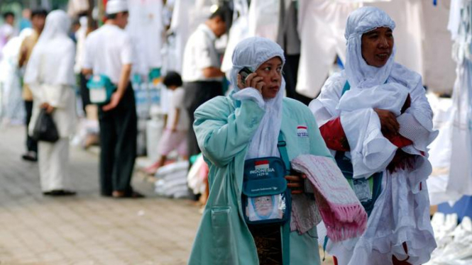 Kloter pertama jemaah haji Indonesia.