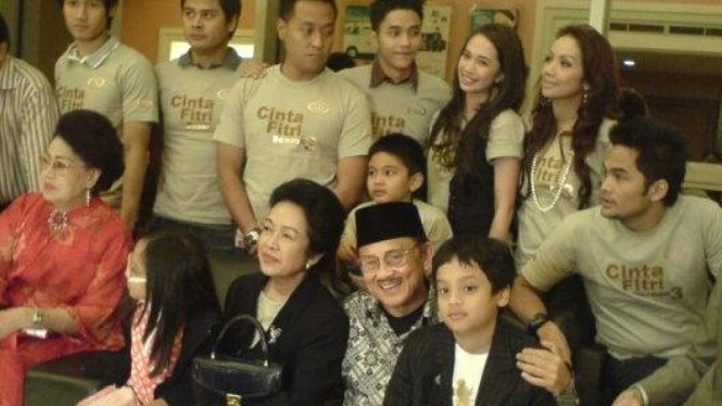 BJ Habibie dan keluarga