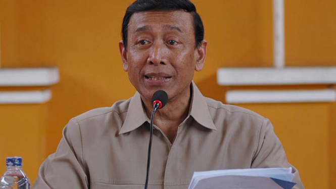 Menteri Koordinator Bidang Politik Hukum dan Keamanan, Wiranto.