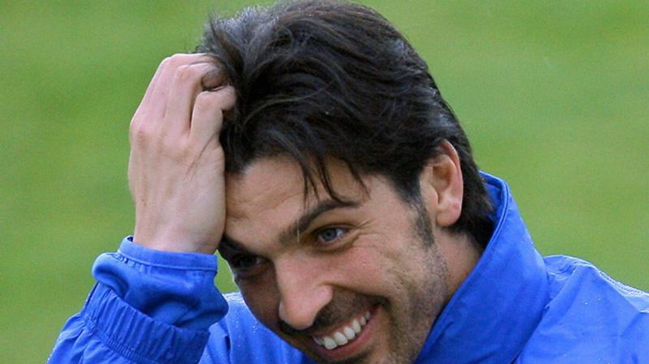 Buffon Menikah di Negara Istrinya