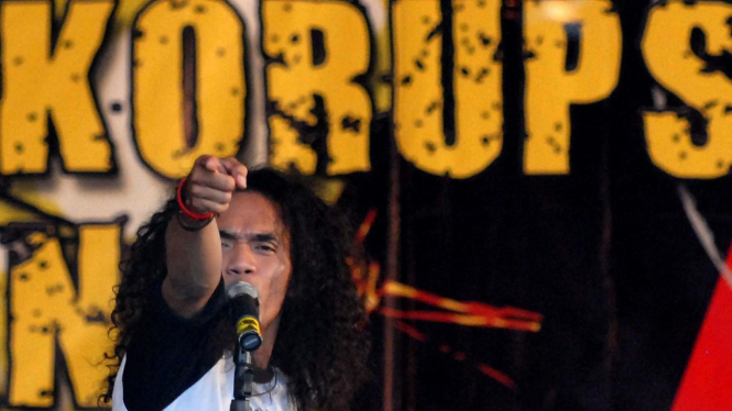 Kaka Slank beraksi di Hari Antikorupsi