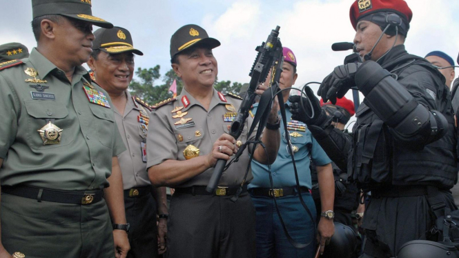 Kapolri Bambang Hendarso & Panglima TNI Djoko Santoso lihat tim antiteror