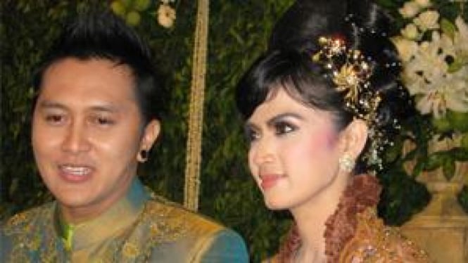 Demian & Yulia Rahman