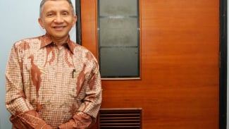 Partai Allah dan 'Kutukan' Amien Rais Cuma Muazin