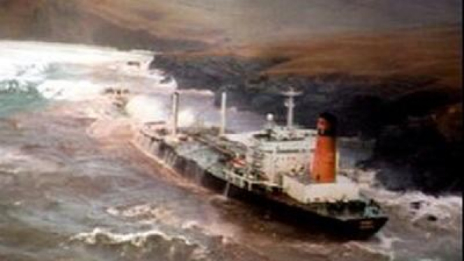 Kapal Tanker Kandas di Kepulauan Shetland Skotlandia tahun 1993