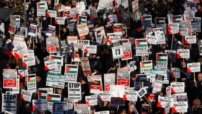 Demo di London untuk mendukung Palestina