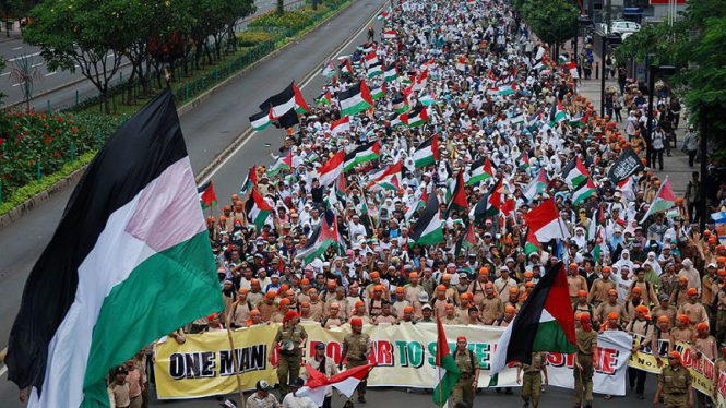 Aksi mengecam serangan Israel ke Palestina