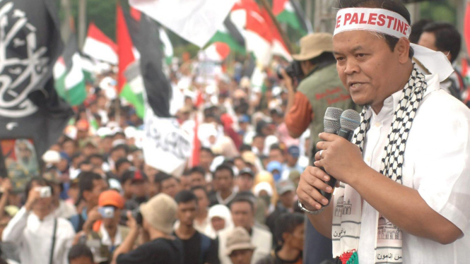 Hidayat Nur Wahid berorasi di demo anti-Israel