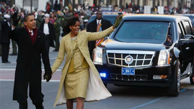 Barack dan Michelle Obama ikut parade pelantikan
