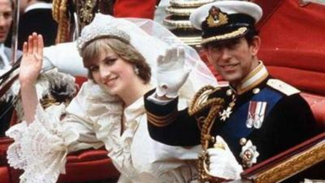 Pangeran Charles dan Diana sesaat setelah pernikahan