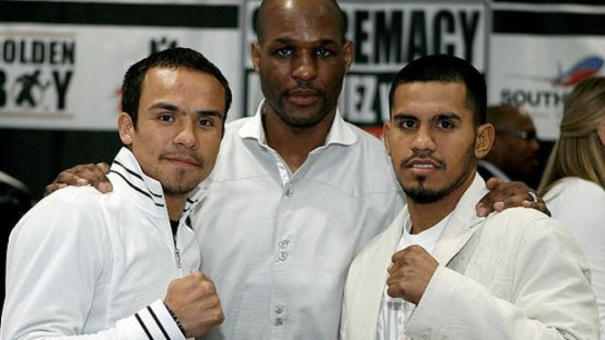 Juan Manuel Marquez (kiri) dan Juan Diaz (ujung kanan)