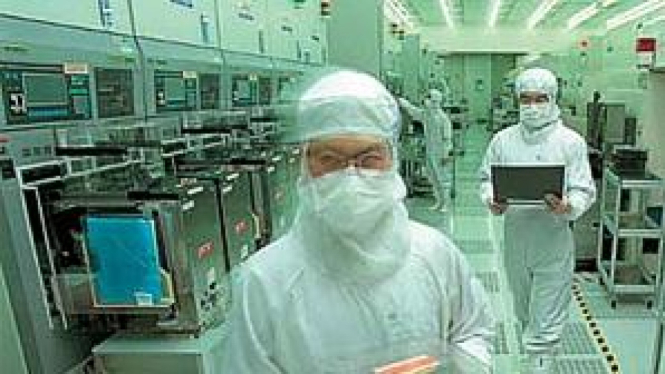 Ilustrasi Pabrik Chip Semikonduktor