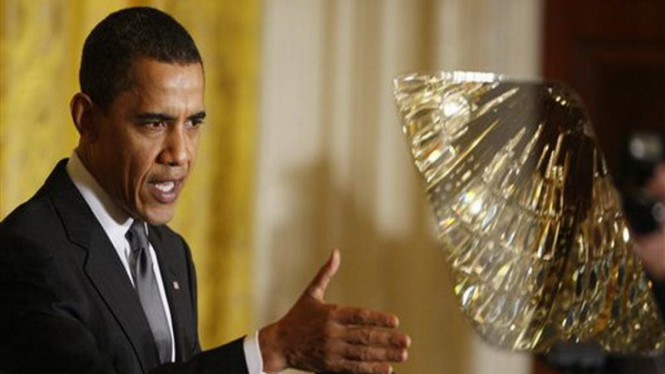 Presiden AS, Barack Obama, saat berpidato di depan teleprompter