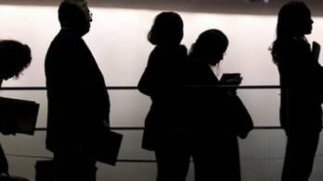 Kelas Menengah Magnet Bagi Investasi Asing Halaman 3