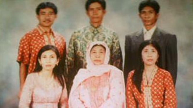 Keluarga Nasrudin Zulkarnaen.