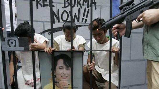 Demonstrasi pendukung Aung San Suu Kyi di Manila, Filipina