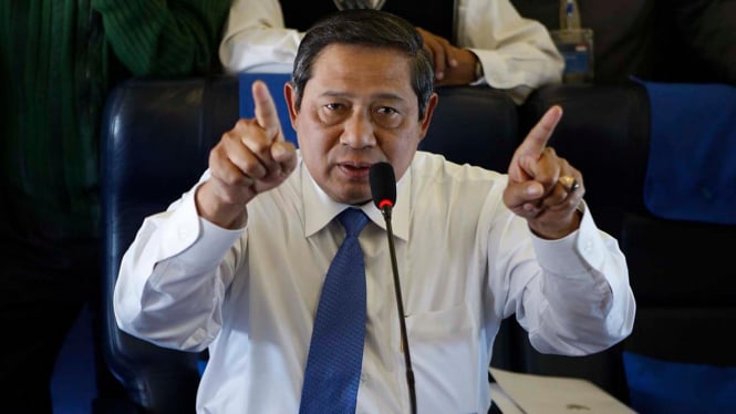 Presiden Yudhoyono jumpa pers di pesawat