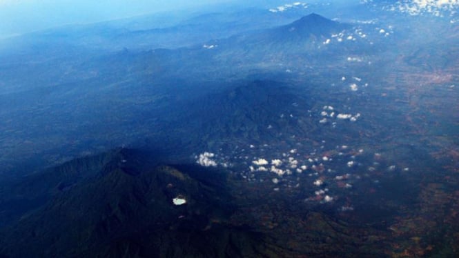 Panorama Tangkuban Perahu dari udara