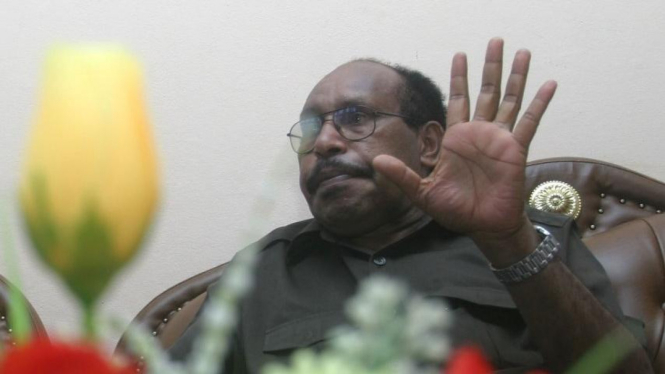 Agus Alue Alua, Ketua Majelis Rakyat Papua