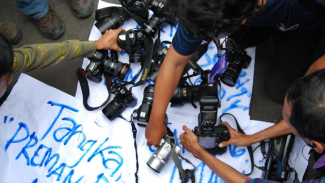 Lecehkan Jurnalis, Anggota Dewan Didemo