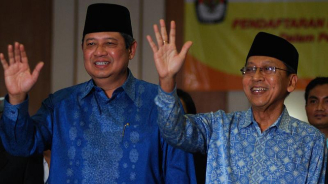 SBY-Berboedi Daftar ke KPU