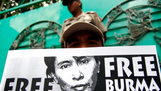 Solidaritas untuk Aung San Suu Kyi