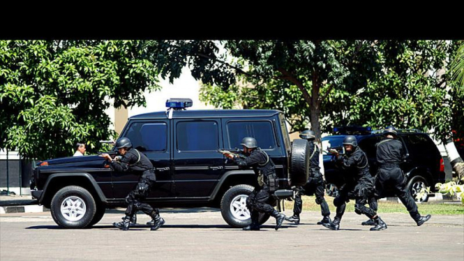 Paspampres saat menjalani latihan. 