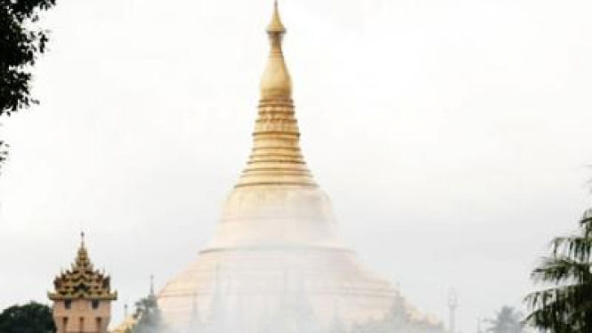 Sebuah Pagoda di Myanmar