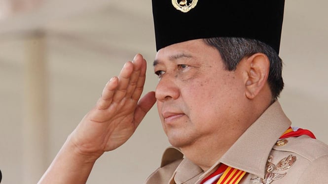 Presiden Susilo Bambang Yudhoyono (SBY) dengan seragam Pramuka
