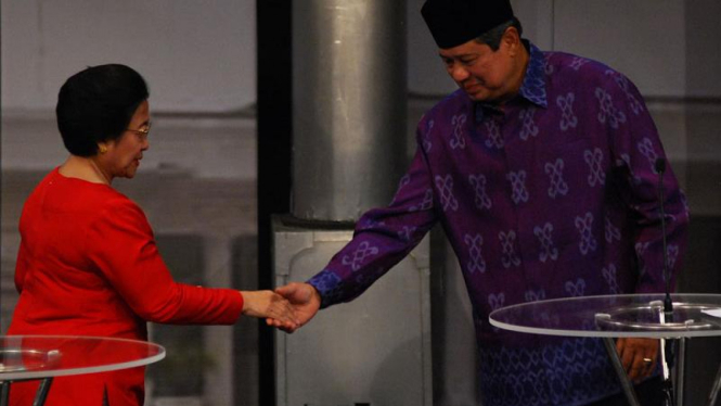 Susilo Bambang Yudhoyono dan Megawati Soekarnoputri saat bertemu beberapa waktu silam. 