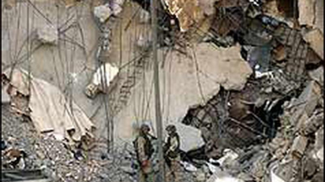 Lokasi ledakan bom  di Baghdad, Irak, Agustus 2003