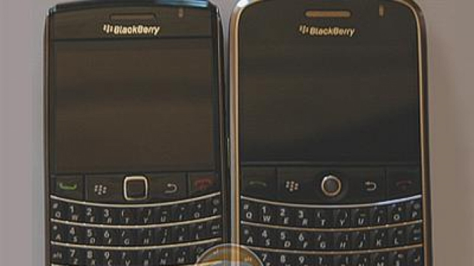 BlackBerry 9700 "Onyx" dan BlackBerry 9000 "Bold"