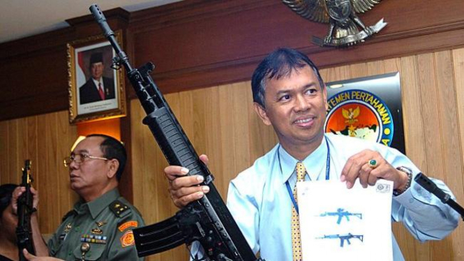 Direktur Pindad, Adik A Soedarsono & BiroHumas Dephan, Selamet Hariyanto