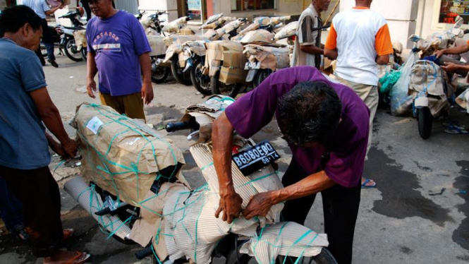 Volume Pengiriman Paket Motor Meningkat Jelang Idul Fitri