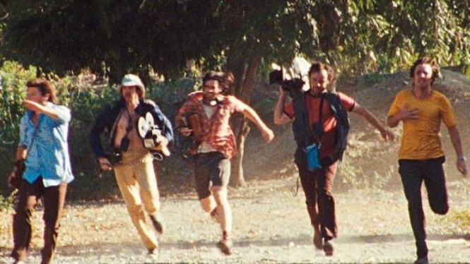 Adegan wartawan Australia di film Balibo 