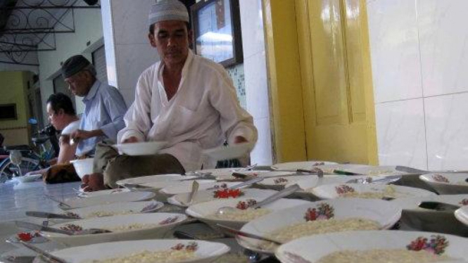 Makan bubur Samin di Solo