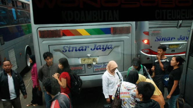 Terminal Kampung Rambutan Sepi Pemudik